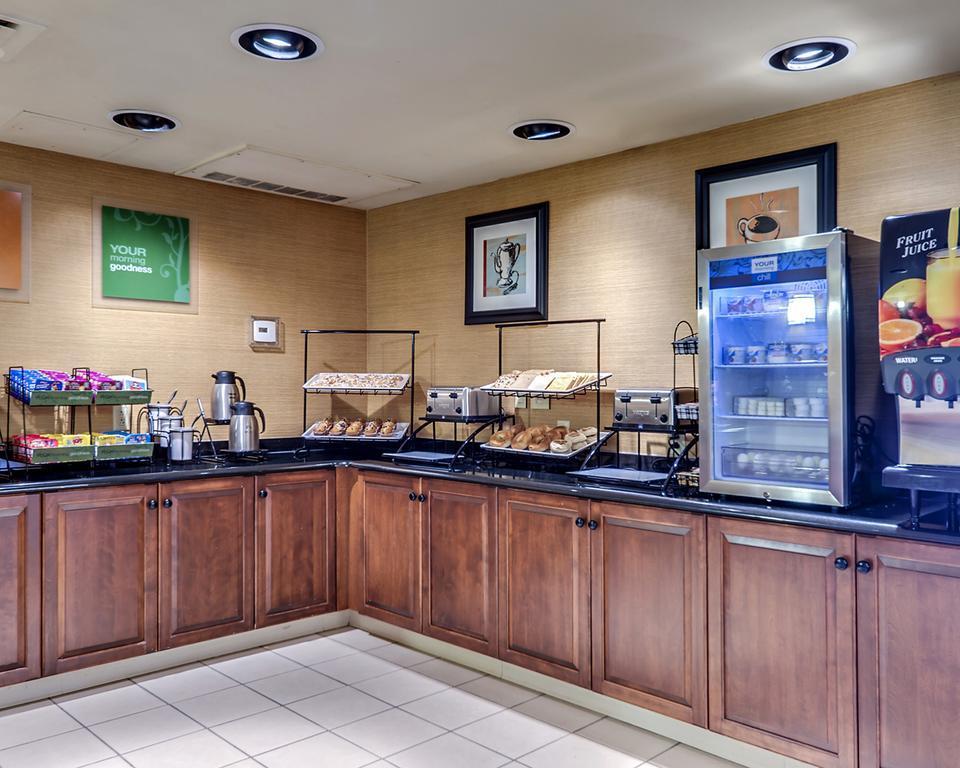 Comfort Inn & Suites Йорк Екстериор снимка