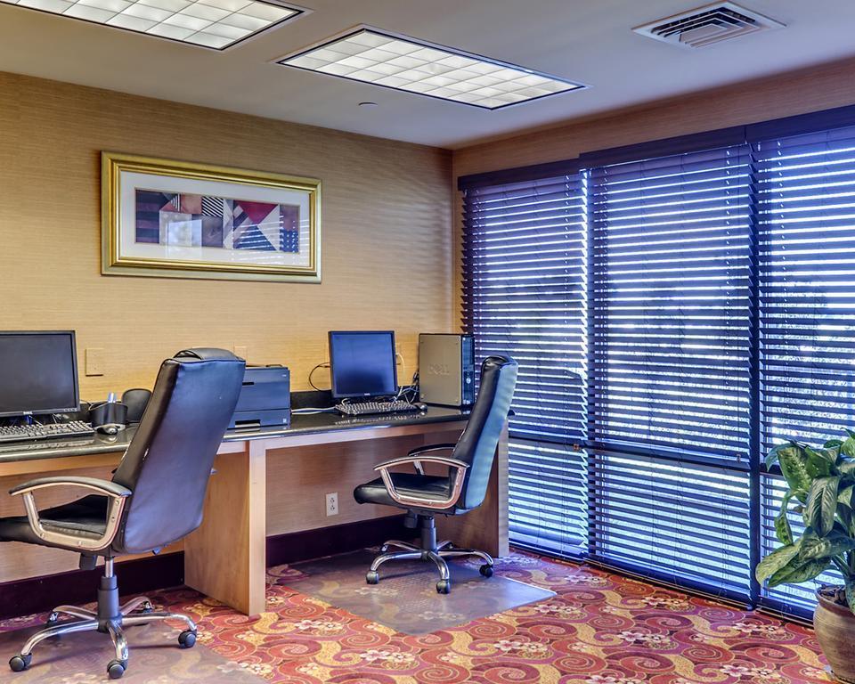 Comfort Inn & Suites Йорк Екстериор снимка