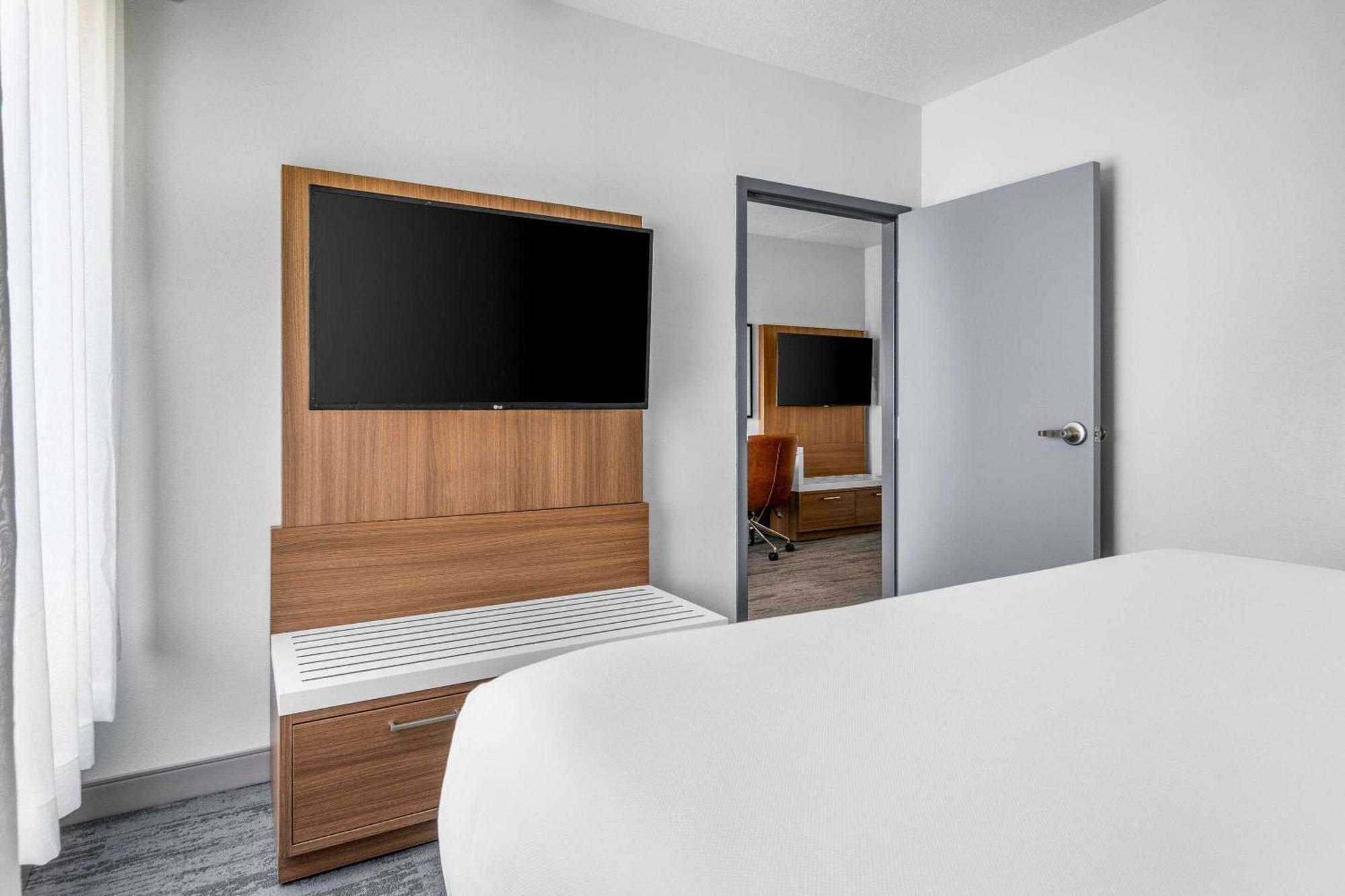 Comfort Inn & Suites Йорк Екстериор снимка